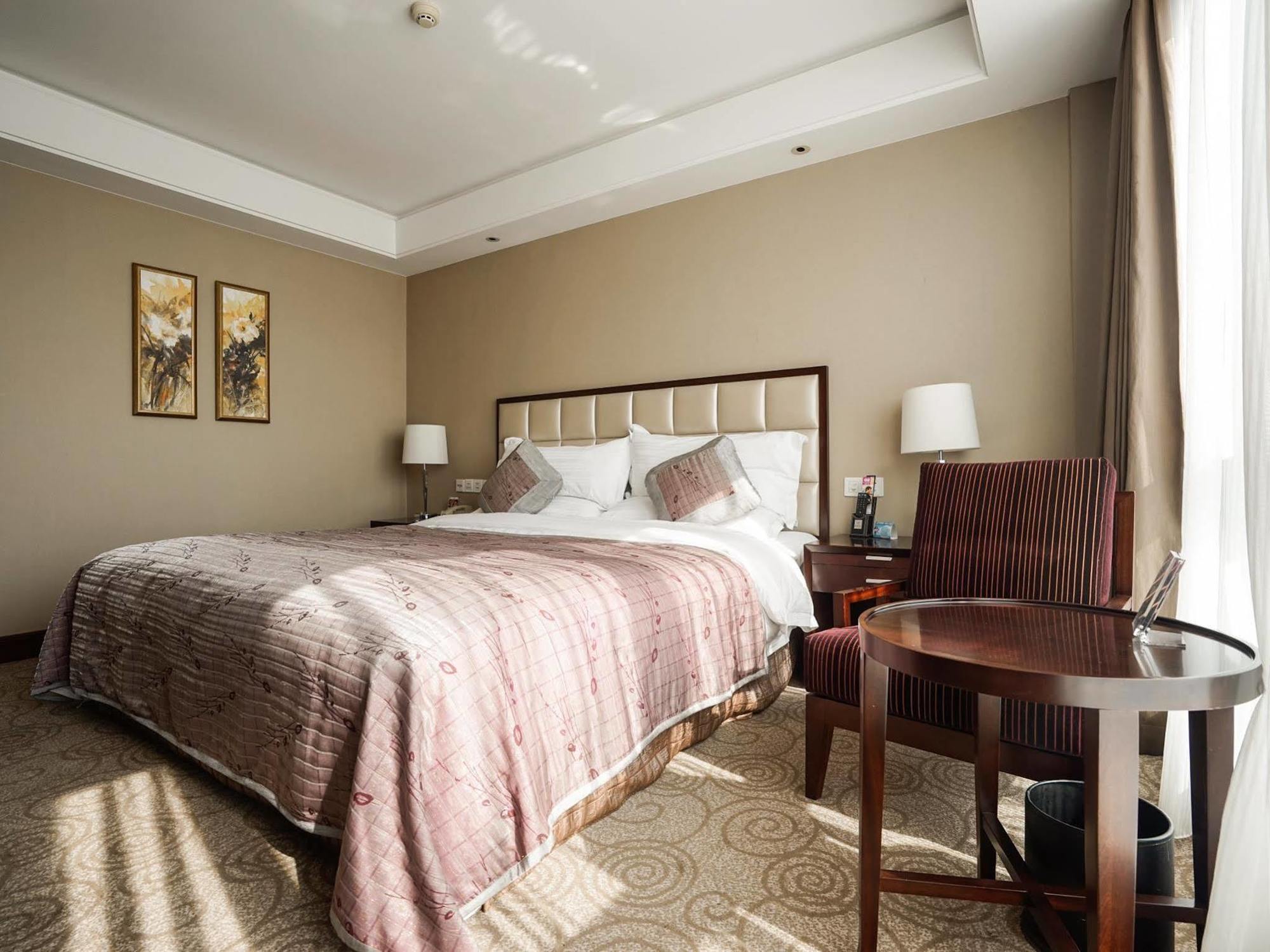 Doubletree By Hilton Shanghai Jing'An Exterior foto